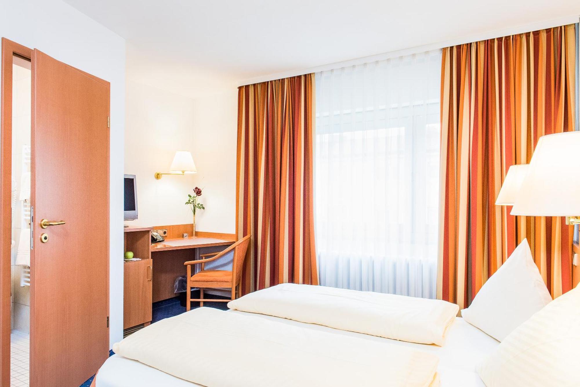 Hydepark Hotel Haidkapelle Ngoại thất bức ảnh