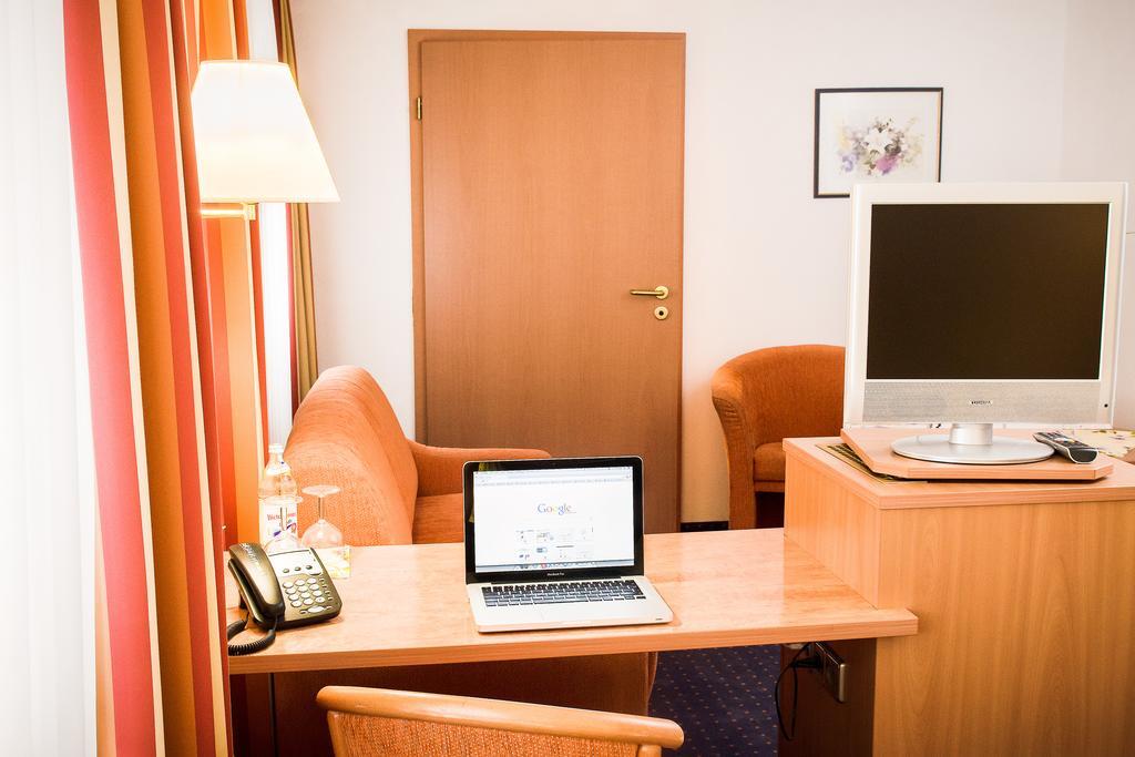 Hydepark Hotel Haidkapelle Ngoại thất bức ảnh