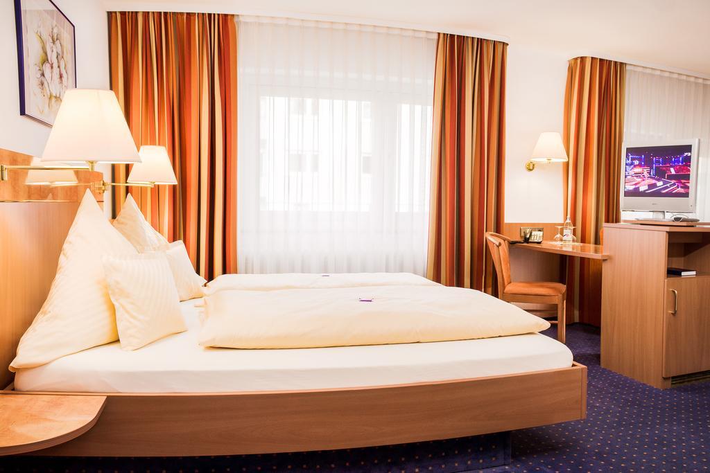 Hydepark Hotel Haidkapelle Ngoại thất bức ảnh